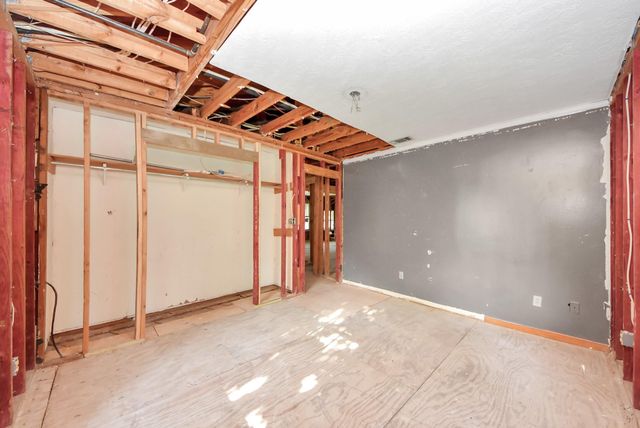 117 E Witcher Lane, Houston, TX 77076
