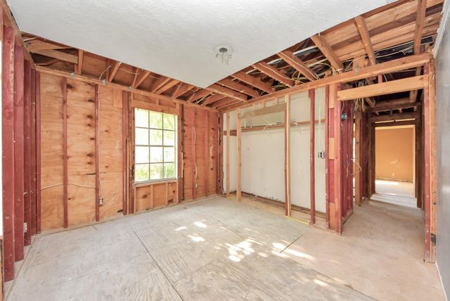 117 E Witcher Lane, Houston, TX 77076