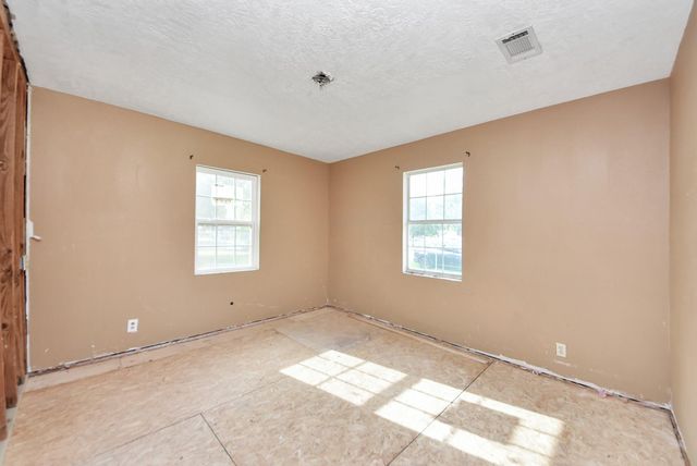 117 E Witcher Lane, Houston, TX 77076