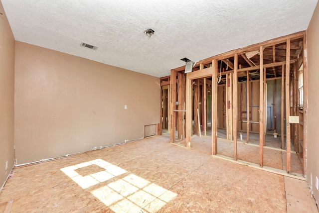 117 E Witcher Lane, Houston, TX 77076