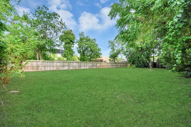 117 E Witcher Lane, Houston, TX 77076