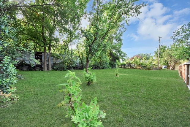 117 E Witcher Lane, Houston, TX 77076