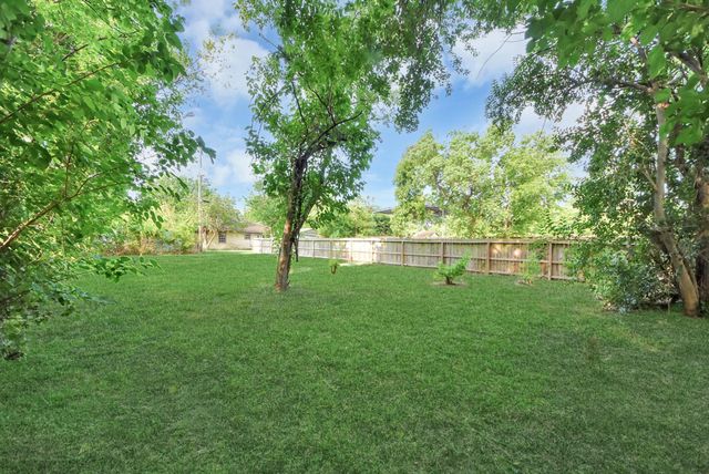 117 E Witcher Lane, Houston, TX 77076