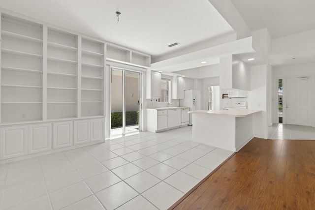 8971 Oldham Way, West Palm Beach, FL 33412