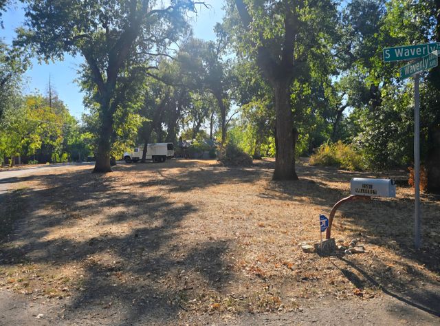 Waverly, Redding, CA 96001