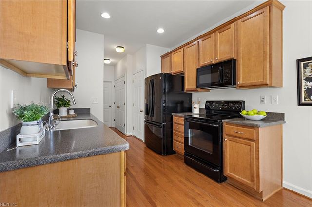 1040 Collection Creek Way, Virginia Beach, VA 23454