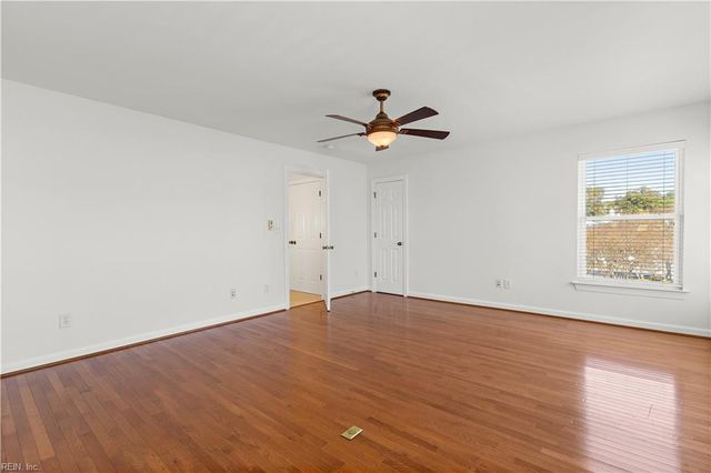 1040 Collection Creek Way, Virginia Beach, VA 23454