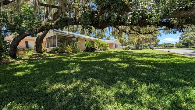 2469 BROADVUE AVENUE, Eustis, FL 32726