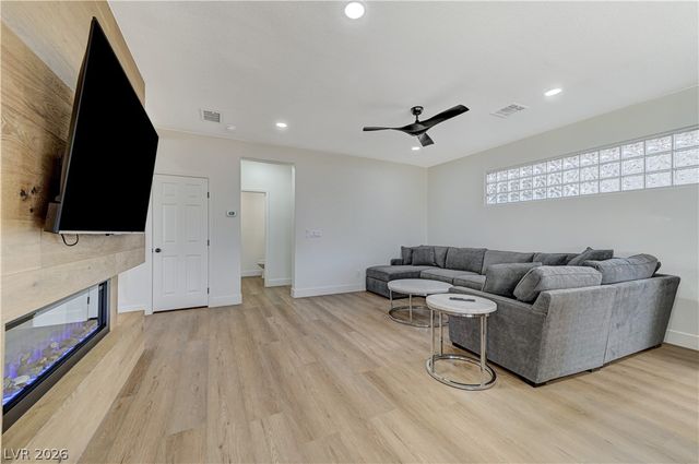 1317 Fox Acres Drive, Las Vegas, NV 89134