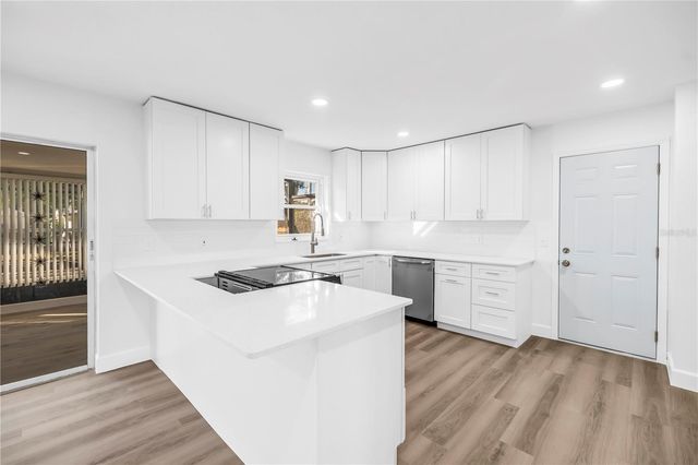 6127 18TH STREET, Zephyrhills, FL 33542