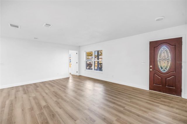 6127 18TH STREET, Zephyrhills, FL 33542