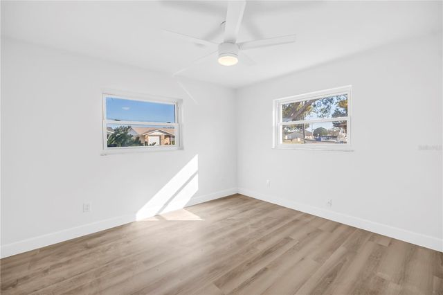 6127 18TH STREET, Zephyrhills, FL 33542