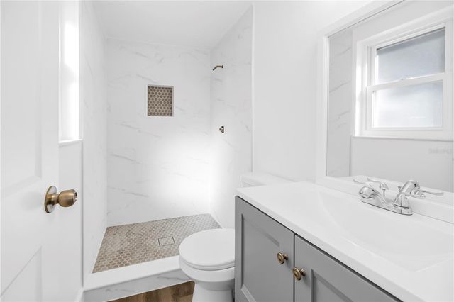 6127 18TH STREET, Zephyrhills, FL 33542