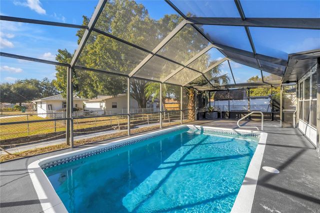 6127 18TH STREET, Zephyrhills, FL 33542