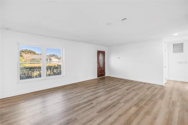 6127 18TH STREET, Zephyrhills, FL 33542