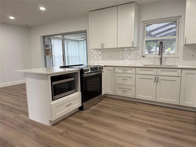 6127 18TH STREET, Zephyrhills, FL 33542