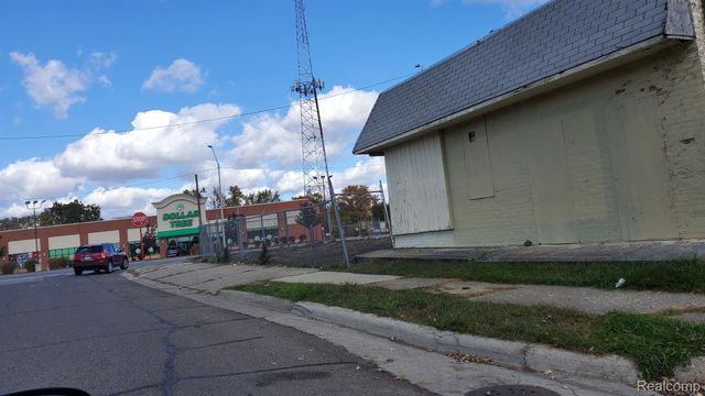 21243 GRAND RIVER Avenue, Detroit, MI 48219