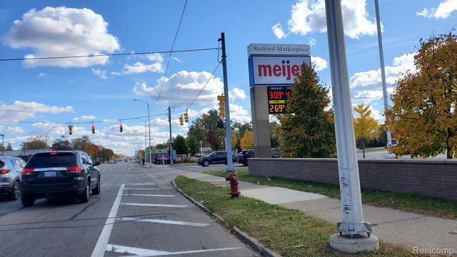 21243 GRAND RIVER Avenue, Detroit, MI 48219