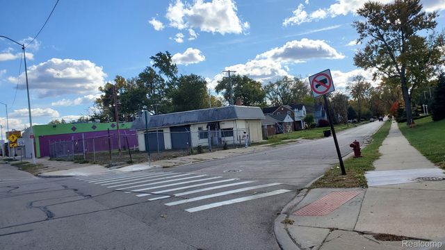 21243 GRAND RIVER Avenue, Detroit, MI 48219