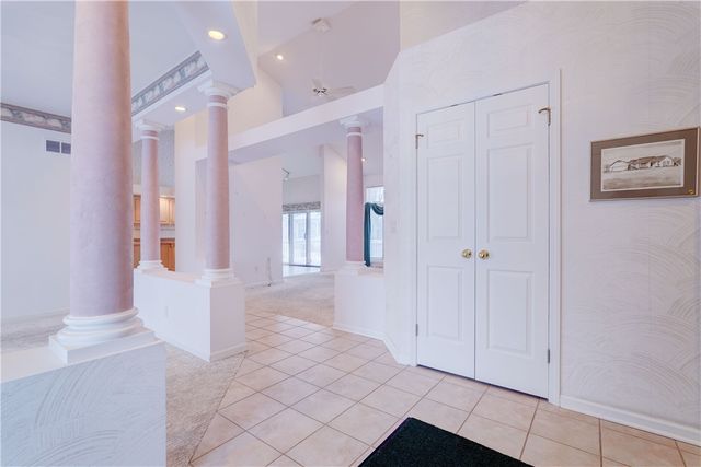 2 Dartmouth Court, Pittsford, NY 14534