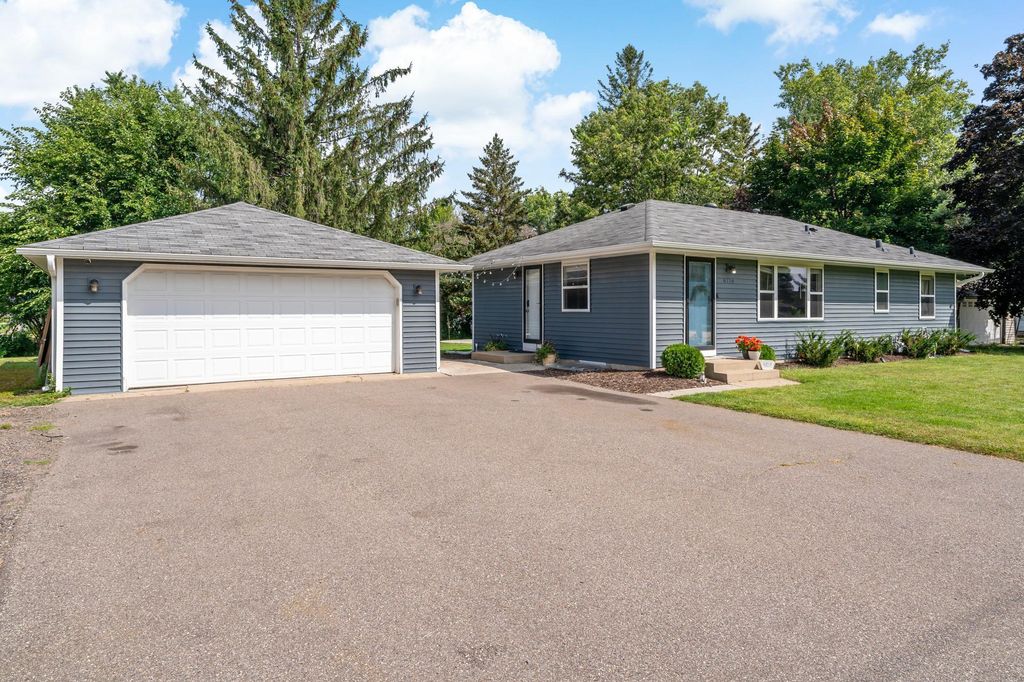 6716 68th Avenue N, Brooklyn Park, MN 55428