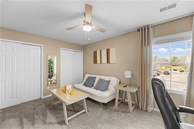 5521 N Fairmount Avenue, Kansas City, MO 64118