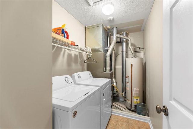 5521 N Fairmount Avenue, Kansas City, MO 64118