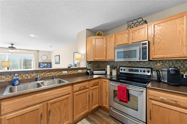 5521 N Fairmount Avenue, Kansas City, MO 64118