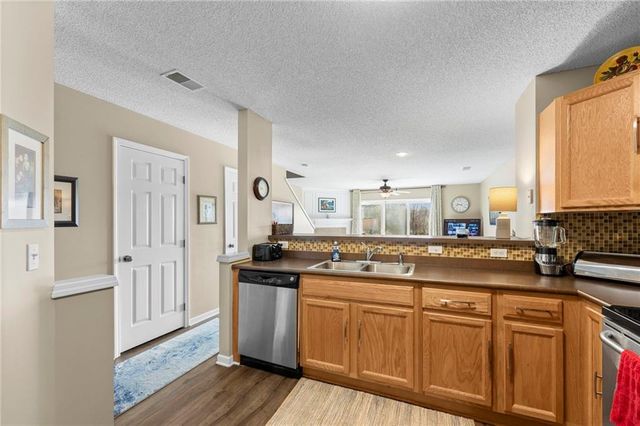 5521 N Fairmount Avenue, Kansas City, MO 64118