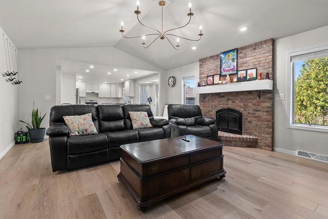 3529 N CHAPPELL DRIVE, Appleton, WI 54914