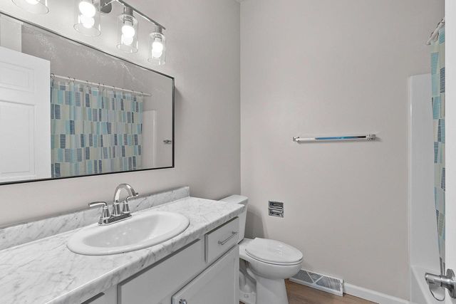 3529 N CHAPPELL DRIVE, Appleton, WI 54914
