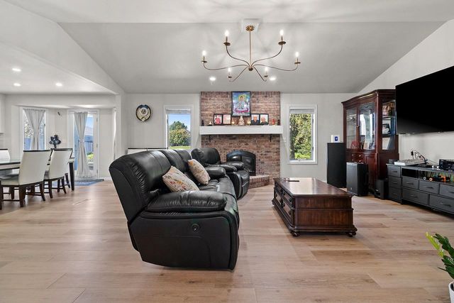 3529 N CHAPPELL DRIVE, Appleton, WI 54914
