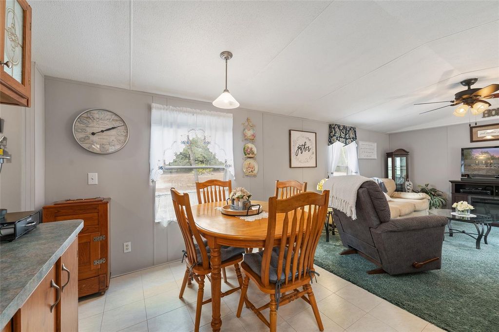 Image 4 of property listing at 161 HALL ROAD, Melrose, FL 32666