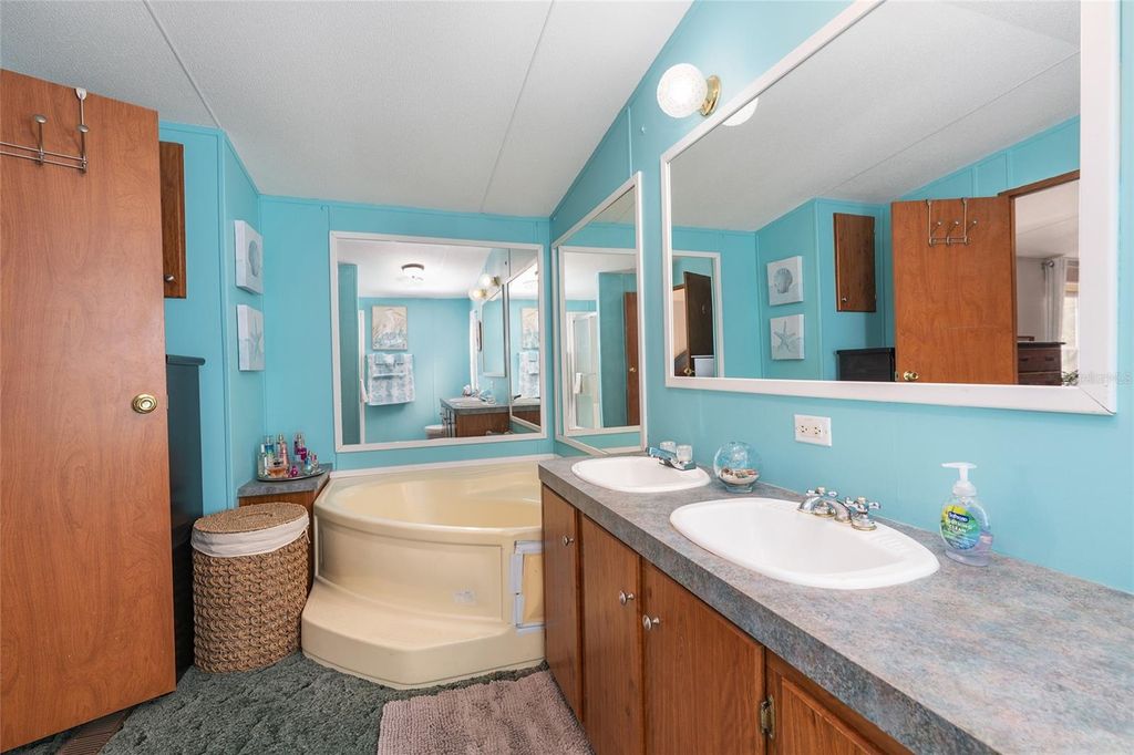 Image 31 of property listing at 161 HALL ROAD, Melrose, FL 32666