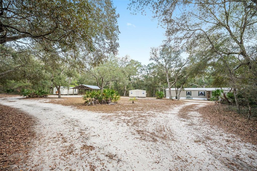 Image 38 of property listing at 161 HALL ROAD, Melrose, FL 32666