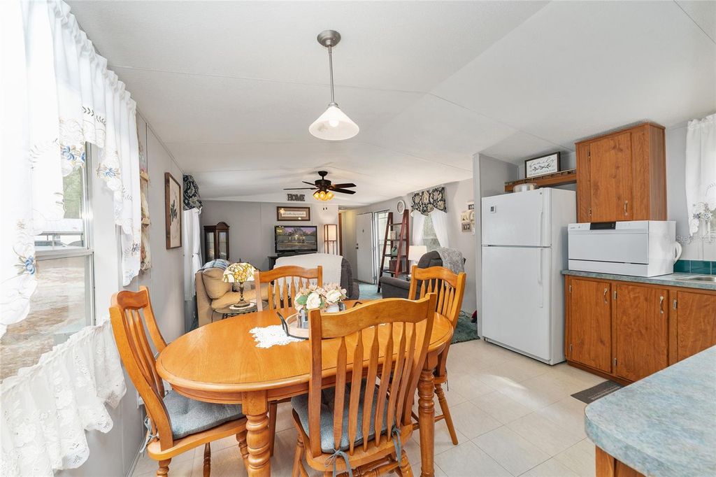 Image 8 of property listing at 161 HALL ROAD, Melrose, FL 32666