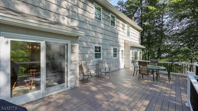 6 Deerwood Trl, Warren Twp., NJ 07059
