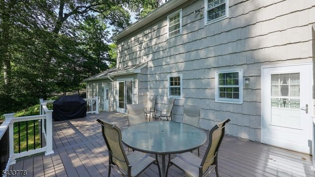 6 Deerwood Trl, Warren Twp., NJ 07059
