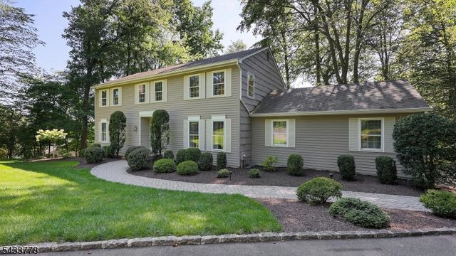 6 Deerwood Trl, Warren Twp., NJ 07059