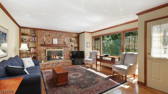 6 Deerwood Trl, Warren Twp., NJ 07059