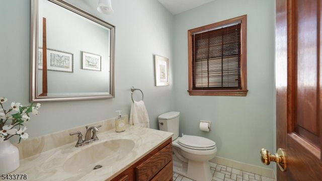 6 Deerwood Trl, Warren Twp., NJ 07059