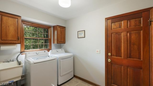 6 Deerwood Trl, Warren Twp., NJ 07059