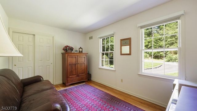 6 Deerwood Trl, Warren Twp., NJ 07059