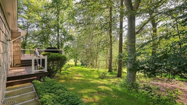 6 Deerwood Trl, Warren Twp., NJ 07059
