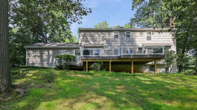 6 Deerwood Trl, Warren Twp., NJ 07059