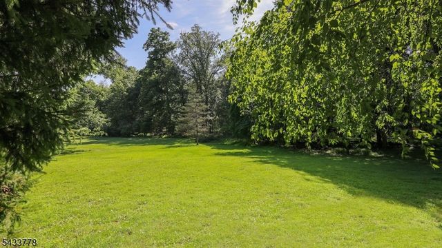 6 Deerwood Trl, Warren Twp., NJ 07059