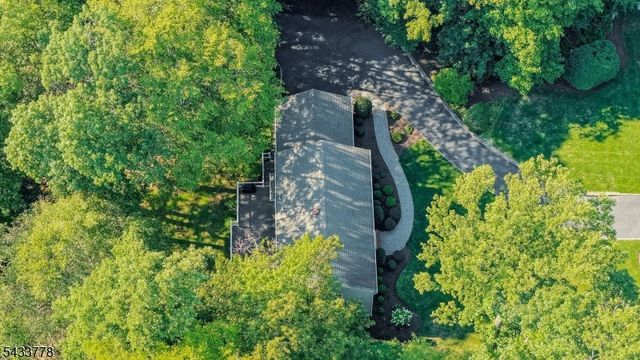 6 Deerwood Trl, Warren Twp., NJ 07059