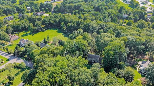 6 Deerwood Trl, Warren Twp., NJ 07059