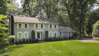 6 Deerwood Trl, Warren Twp., NJ 07059