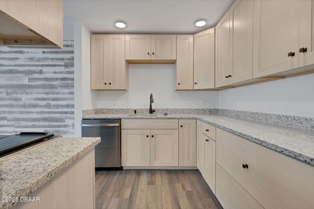 1224 S Peninsula Dr Apt 621, Daytona Beach, FL 32118